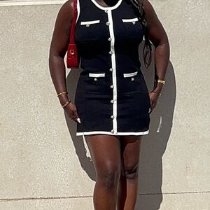 Black Sheath Mini Dress with Crew Neck